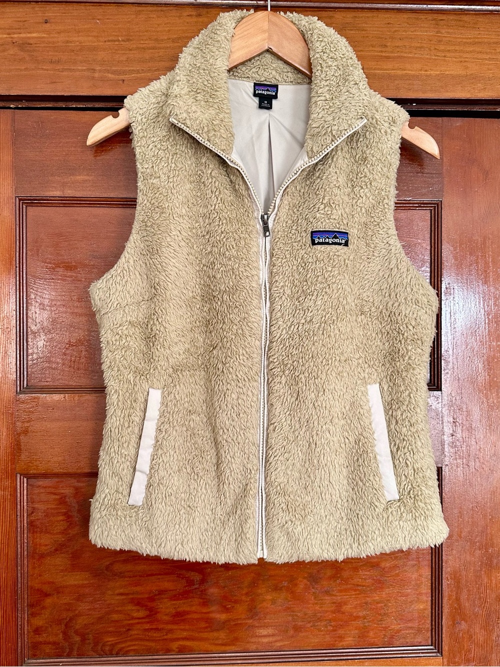 Patagonia Women's Los Gatos Vest Size Medium Khaki Outdoor Layer Hiking Winter